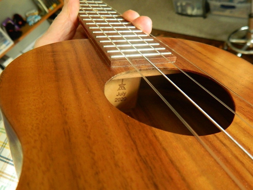 Ukulele, tenor, Koaoha Opio