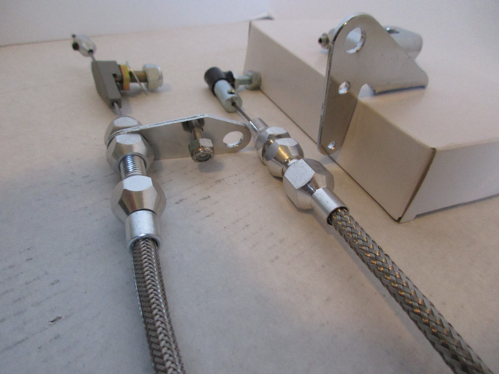 STAINLESS STEEL THROTTLE, 727 KICK DOWN CABLE AND BRACKET KIT #6054/6055/#6056