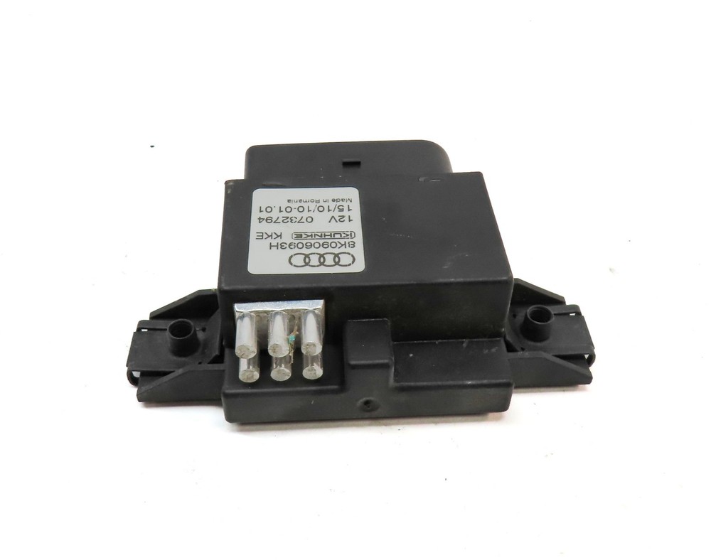 2011 AUDI Q5 (B8 8R) 3.2L (CALB) ENGINE FUEL PUMP RELAY CONTROL MODULE
