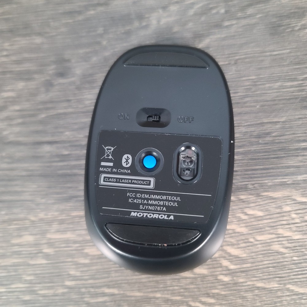 New in Package Motorola Wireless Portable Bluetooth Mouse