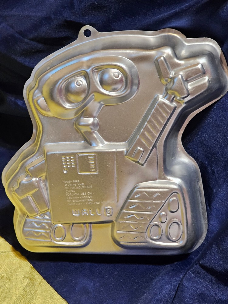 Wilton Disney Pixar Wall-e Cake Pan 2105-9999