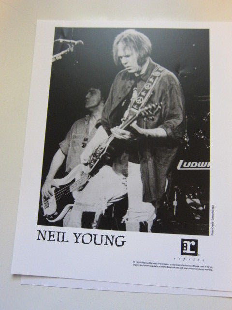 NEIL YOUNG 8x10 photo