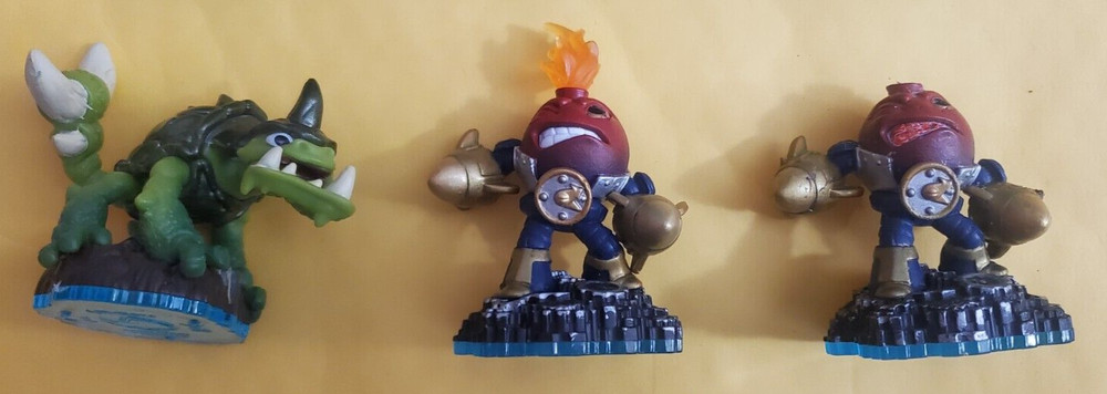 Skylanders 9 lot blue bottoms
