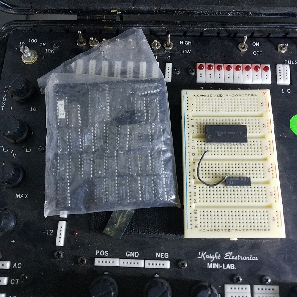 Knight Electronics Mini Lab Portable Electronics Breadboarding Kit