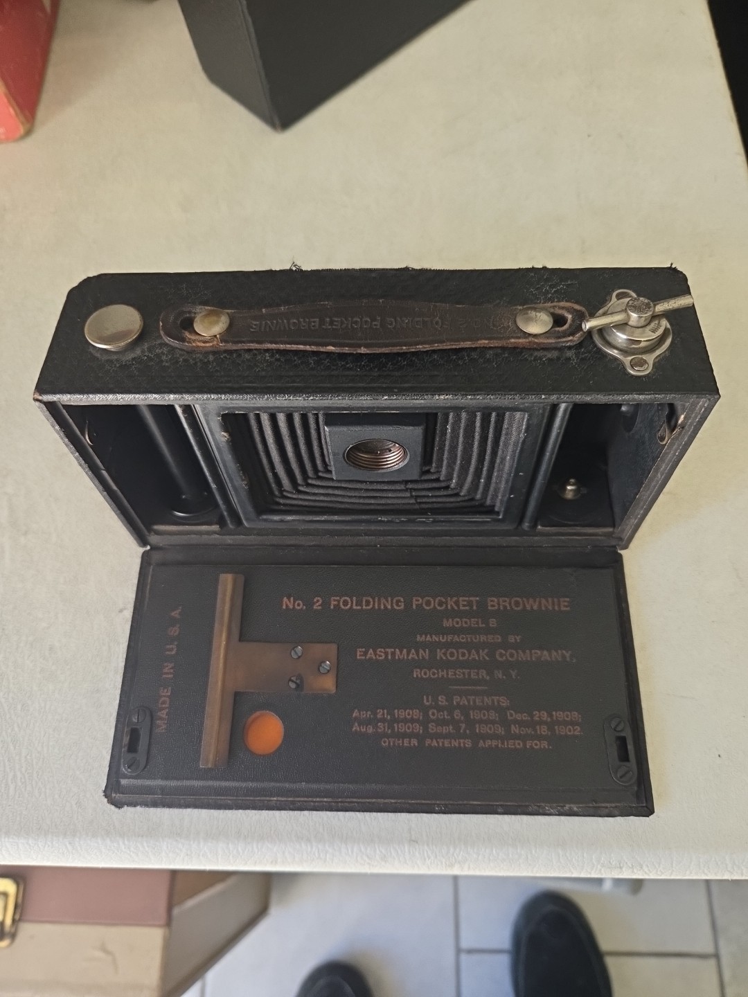 * 1907 Kodak No.2 Folding Pocket Brownie Model B Camera 120 Burgundy Red Bellows