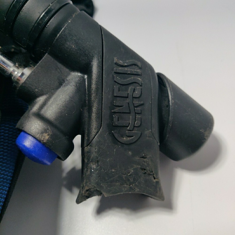 Genesis scuba Athena buoyancy control device (BCD) black size SMALL *DAMAGED*