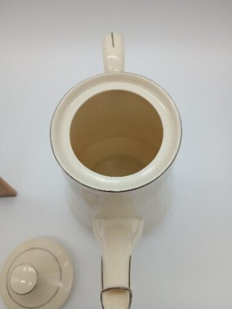 Budlet Teapot Ivory Fine China Leaf Vine Pattern