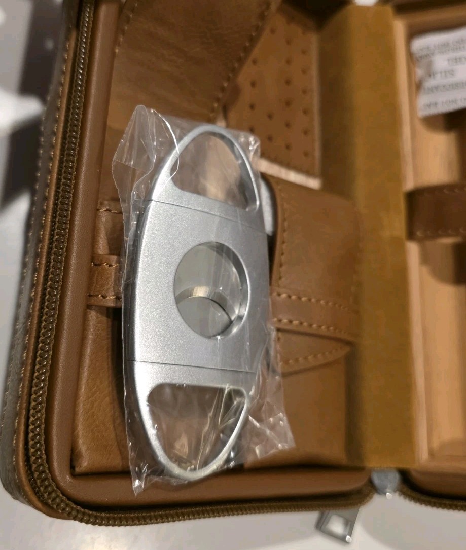 CiTree Cigar Travel Humidor, Wood Leather Medium Brown Never Used With Acc