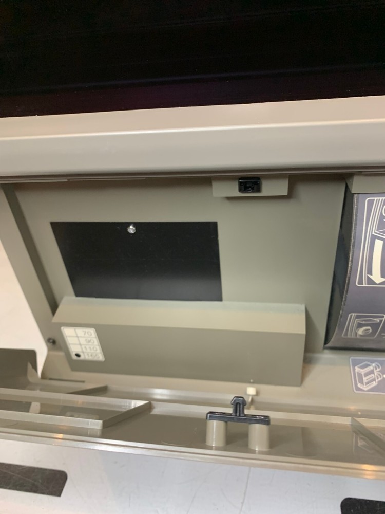 TOPCON MC-3 MIRROR CHART VISION SCREENER Low-Reflection Wide Screen 30-Test MC3