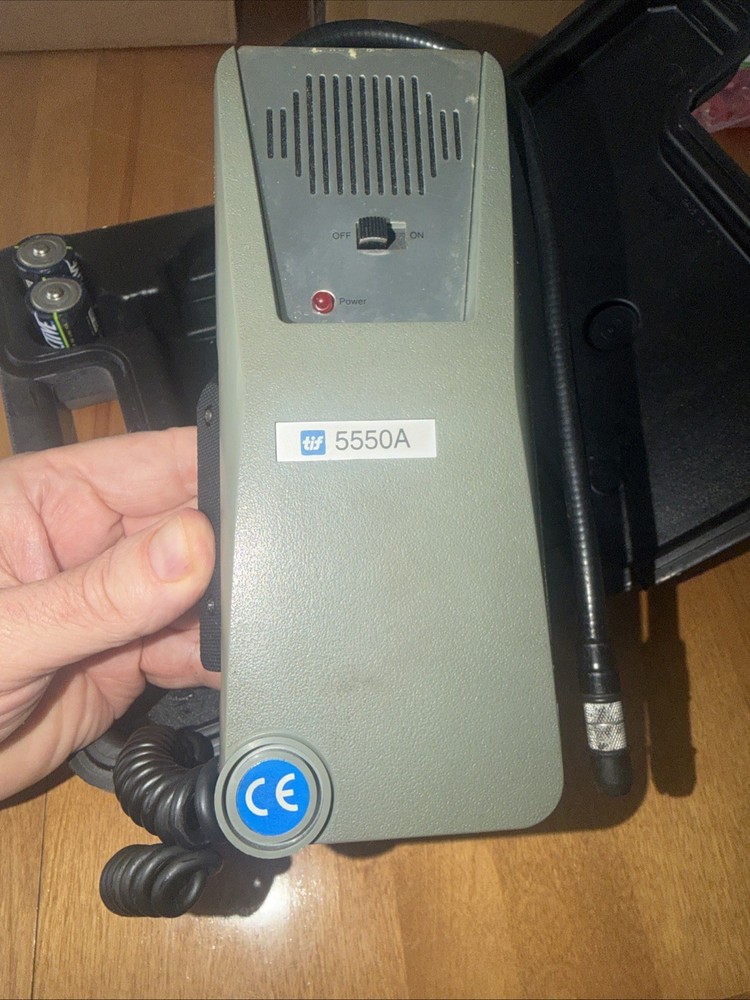 TIF 5550 Automatic Halogen Leak Detector w/ Hard Case