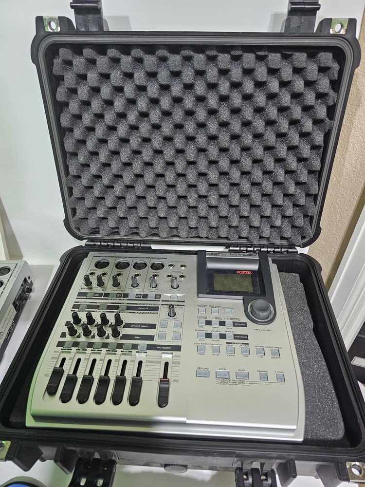 Fostex MR8hd Recorder With IP55 Rated Protective Case