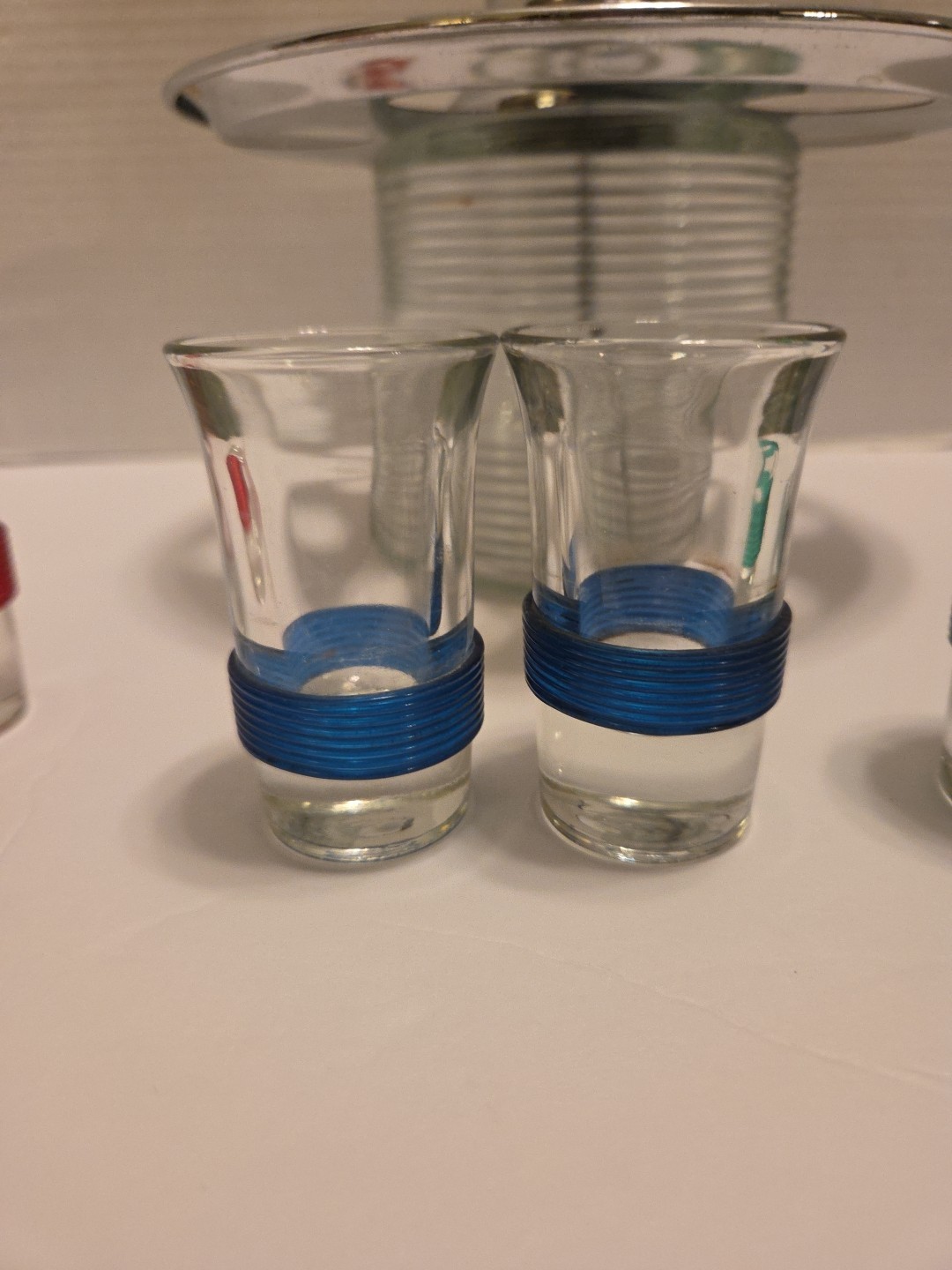 Vintage Art Deco Chrome Liquor Dispenser Pump & 6 Shot Glasses!