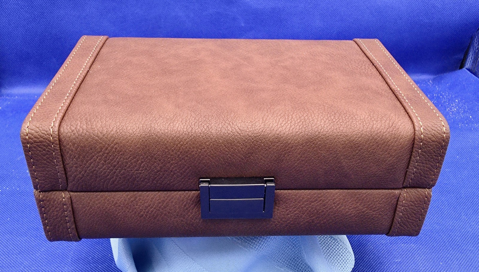 New Leather UKLARO - Maxwell 8 Cigar Travel Case - Brown. By Case Elegance