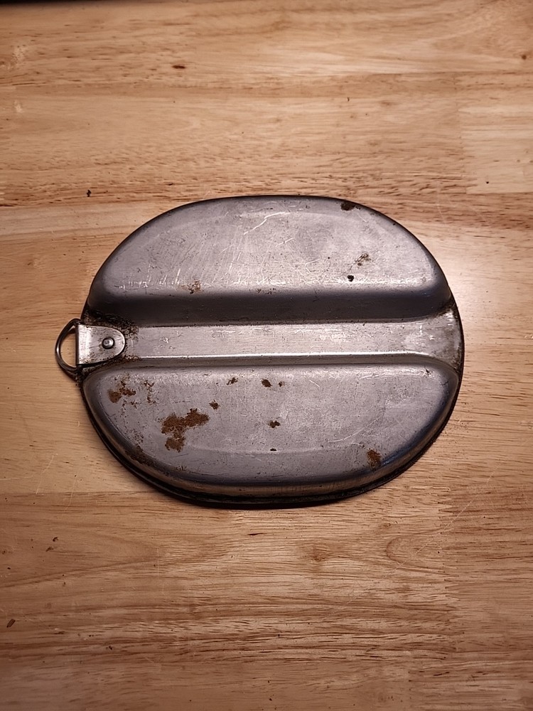 ORIGINAL WWII US ARMY & MARINE MESS KIT-DATED 1945