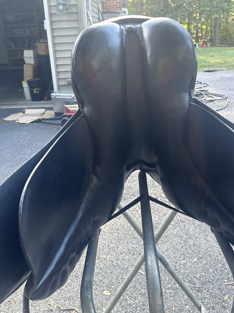 Dressage Saddle Black 17”