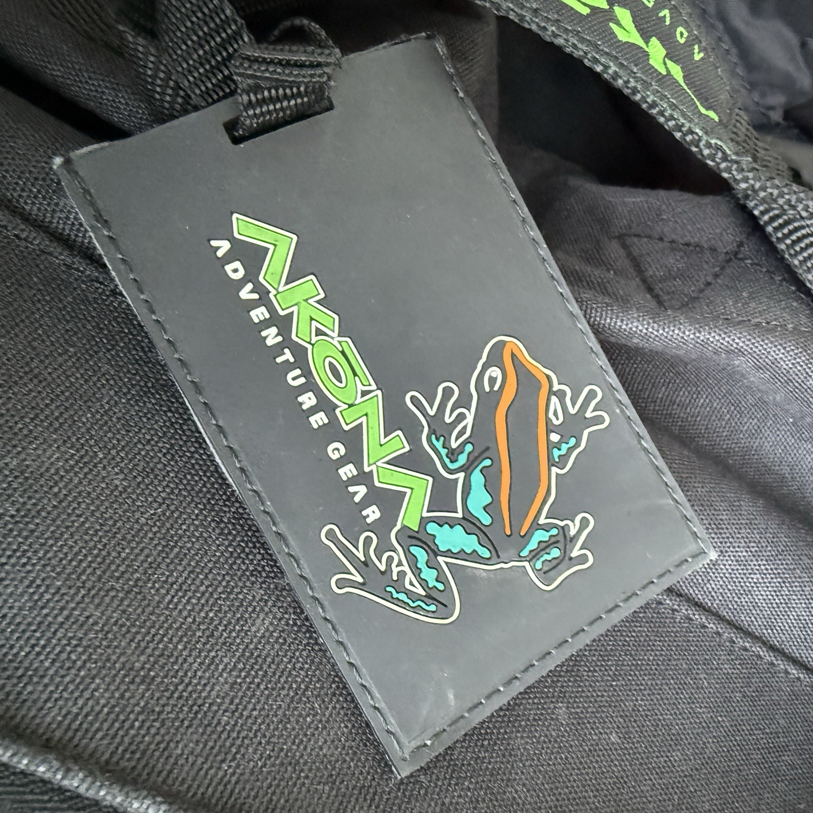 Akona Adventure Gear 31x15x15 XL Travel Dive Scuba Roller Bag Black Rain Cover