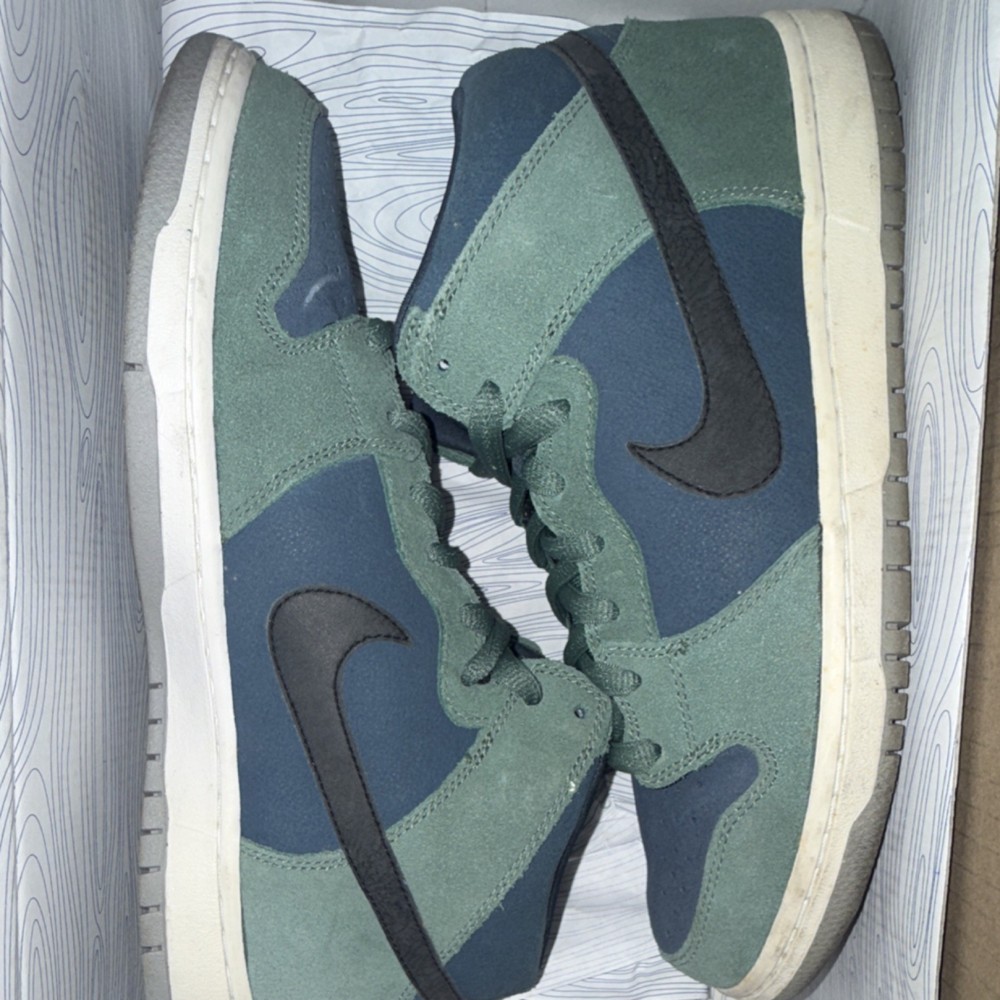 Nike SB Dunk Mid Nori