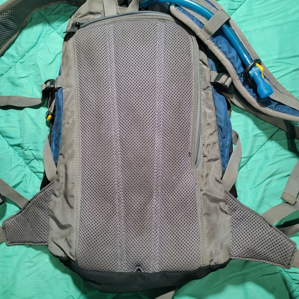Camelbak Cloud Walker Hydration Hiking Backpack 70 OZ - 2 Liter Water Bladder