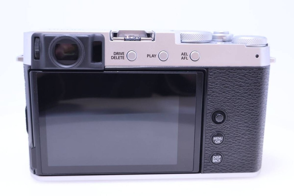 FUJIFILM X-E4 Body Silver 400585