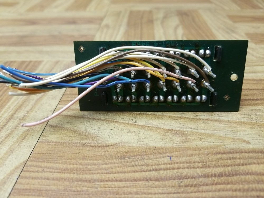 ADC STEREO EQUALIZER MODEL TWO IC METER LEVEL
