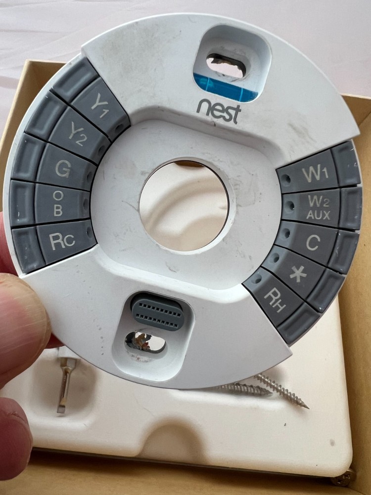 Nest Learning Thermostat (T3007ES) - Great Condition