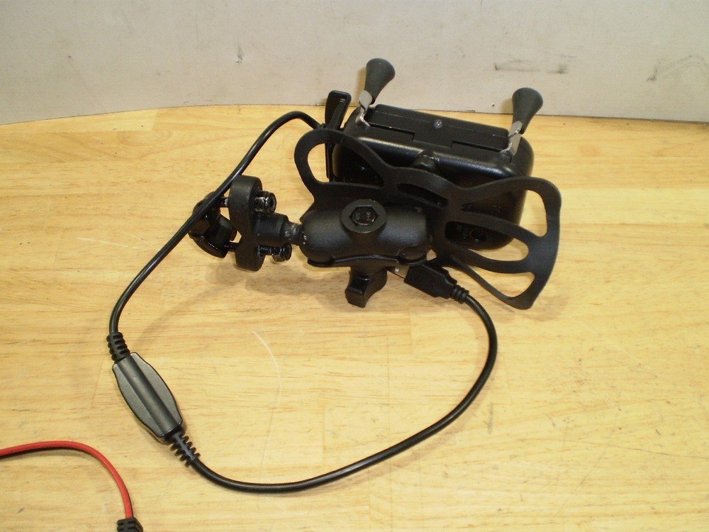 RAM Mounts U-Bolt, X-Grip Mount With Wireless Charging **SEE FULL DESCRIPTION**