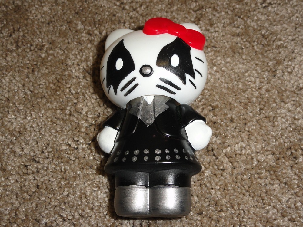 KISS HELLO KITTY Set Plastic Dated 1976 SANIRO in EX Condition