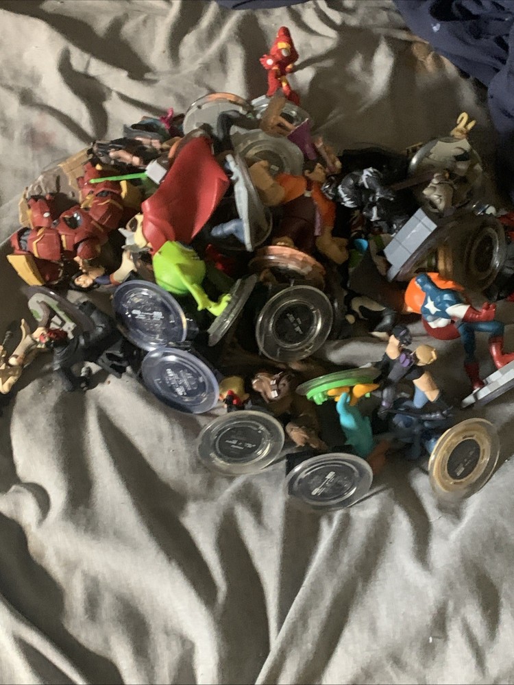 41 Disney Infinity Figures with disc (For ps3)