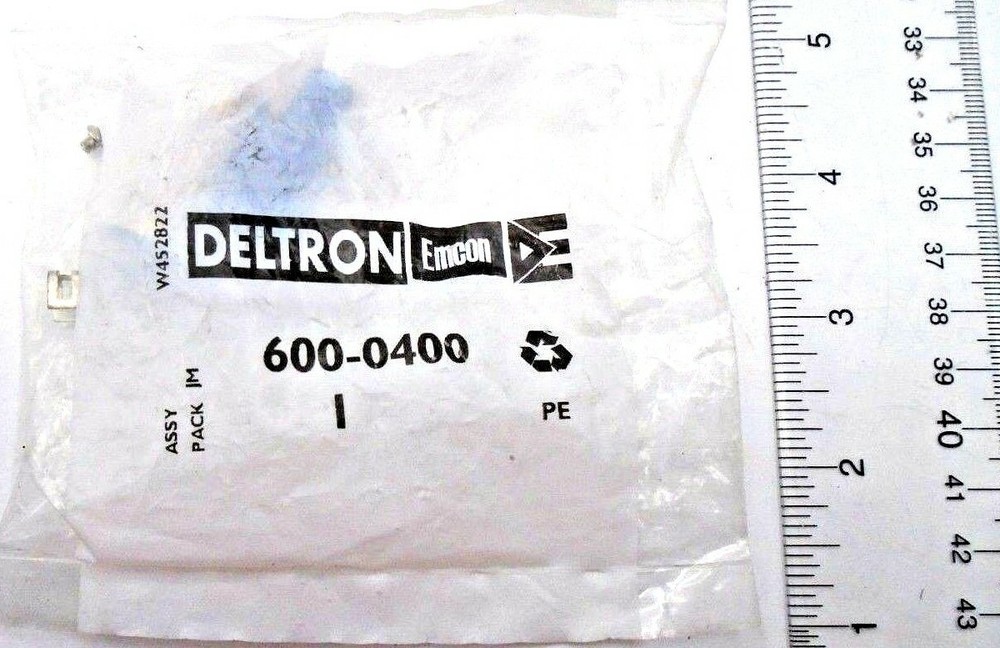 Deltron Enclosures 600-0400 4 Pin Din Line Socket NIP