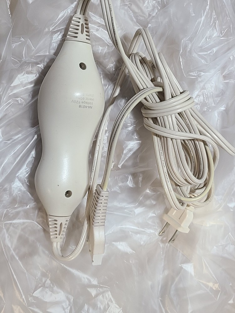 Cure Choice Electric 3-Prong NA-H21B Heating Pad Temperature Controller White