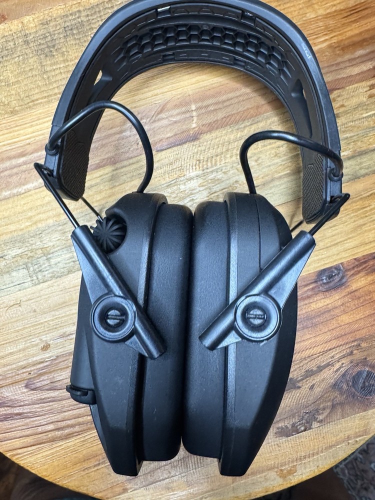 Walker' Razor Slim Electronic Muffs GWP-RSEMRH Black
