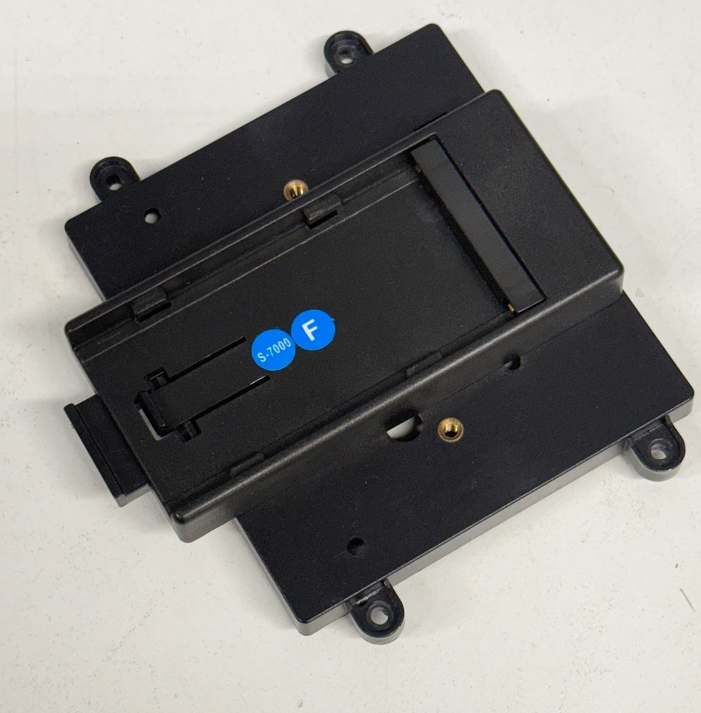 TVLogic 7.4V Battery Bracket for SONY L Batteries (Single)