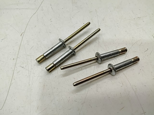 Rivet (4) - 2000 POLARIS NOS