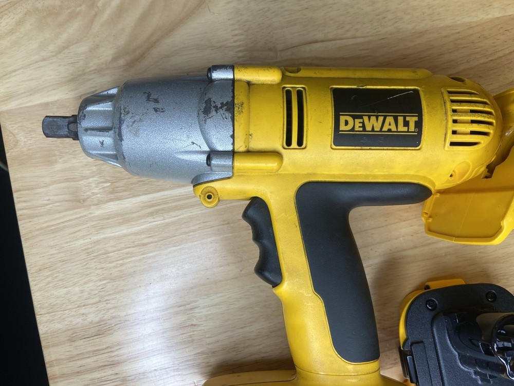 DeWalt DW059 Variable Speed 1/2-in And Other 18v Dewalt Set Tools