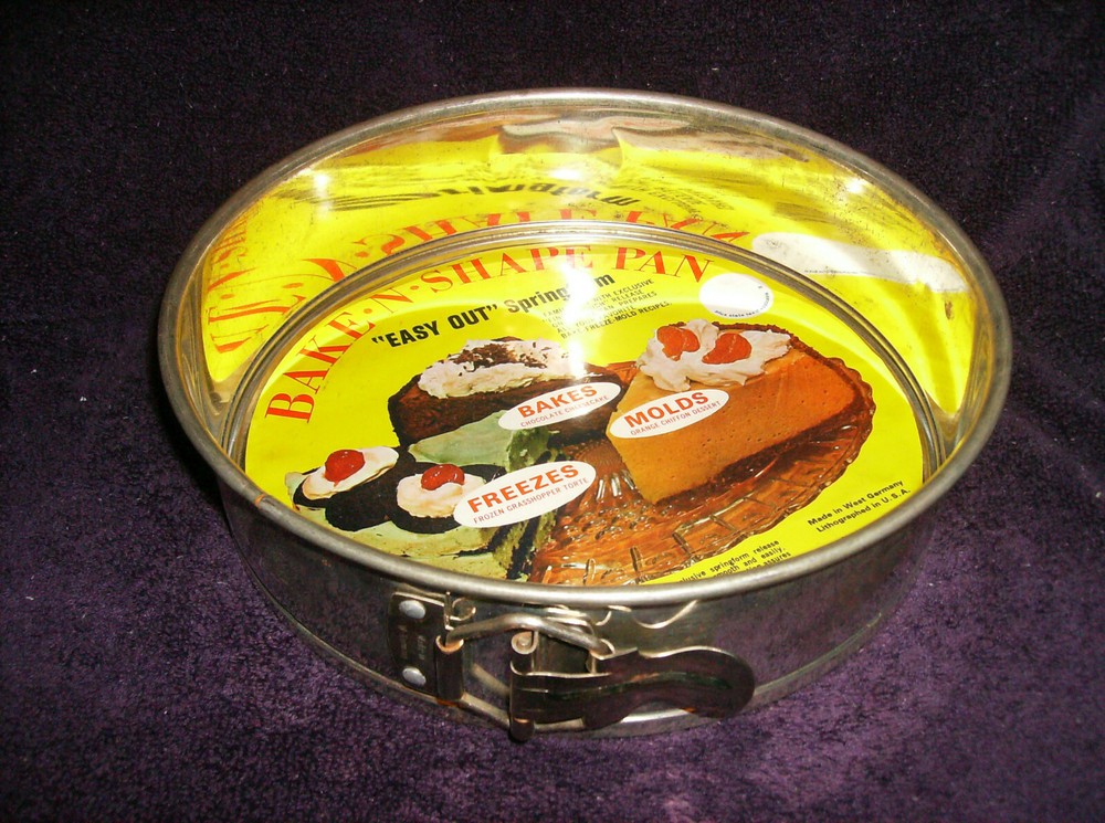 PREOWNED ECKO SILVER SQUARE CAKE PAN 8" x 8" #WORKS GREAT #18