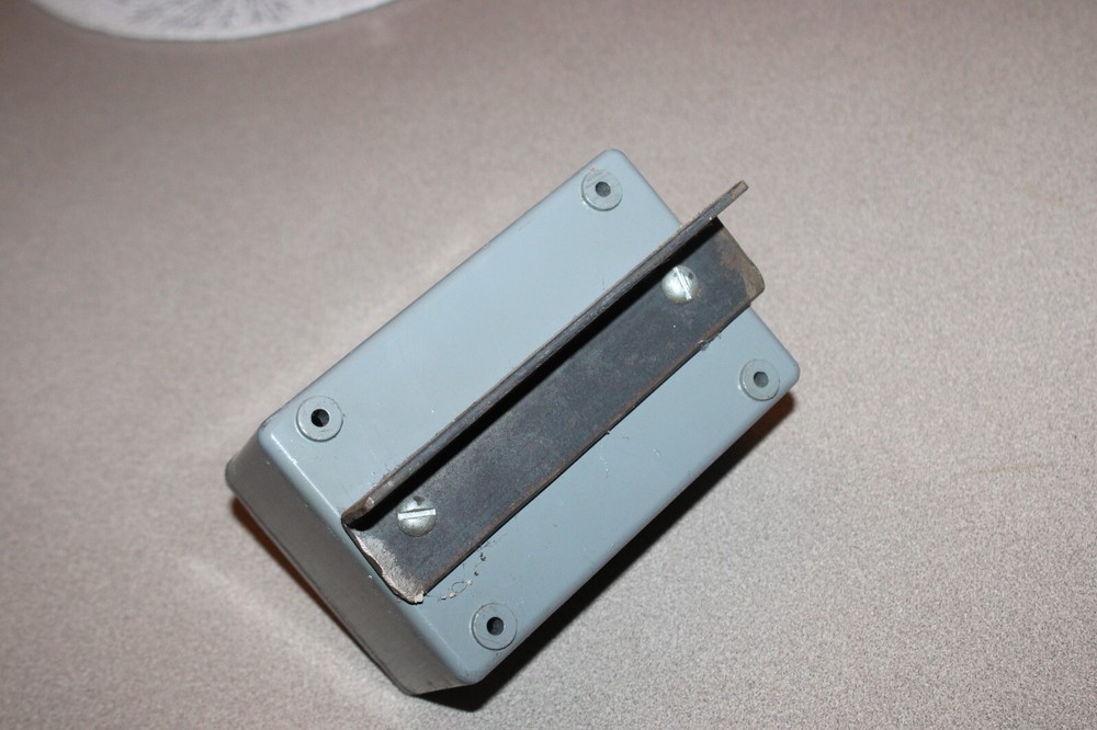 Allen & Bradley Manual Start Switch