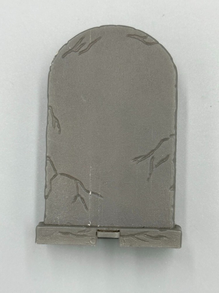 1983 FULL Leaf BOOT HILL CANDY Container HALLOWEEN TOMBSTONE Vintage TOMAHAWK