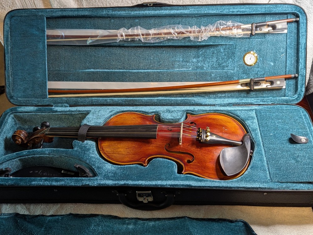Upgraded Mendini by Cecilio MV500 4/4 Violin intermediate advancing student