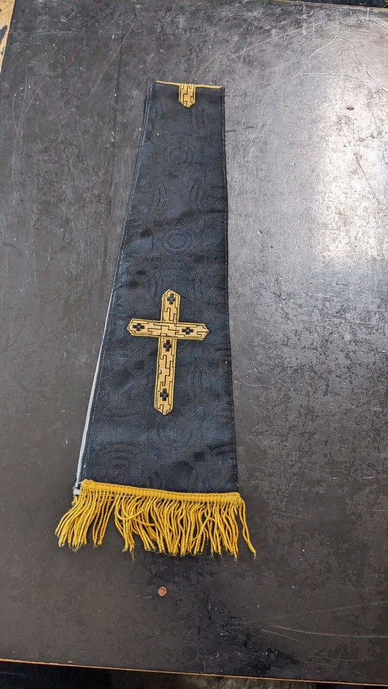 Antique black Maniple
