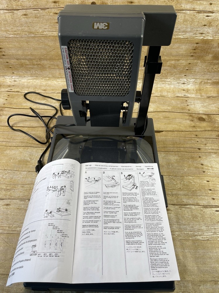 3M 2000 AG Compact Portable Overhead Projector w/ Manual - Read Desc