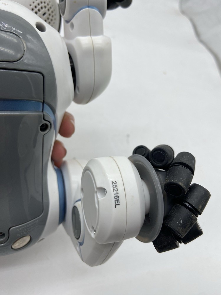 WowWee CHiP Robot Toy Dog - Model 0805 - Untested