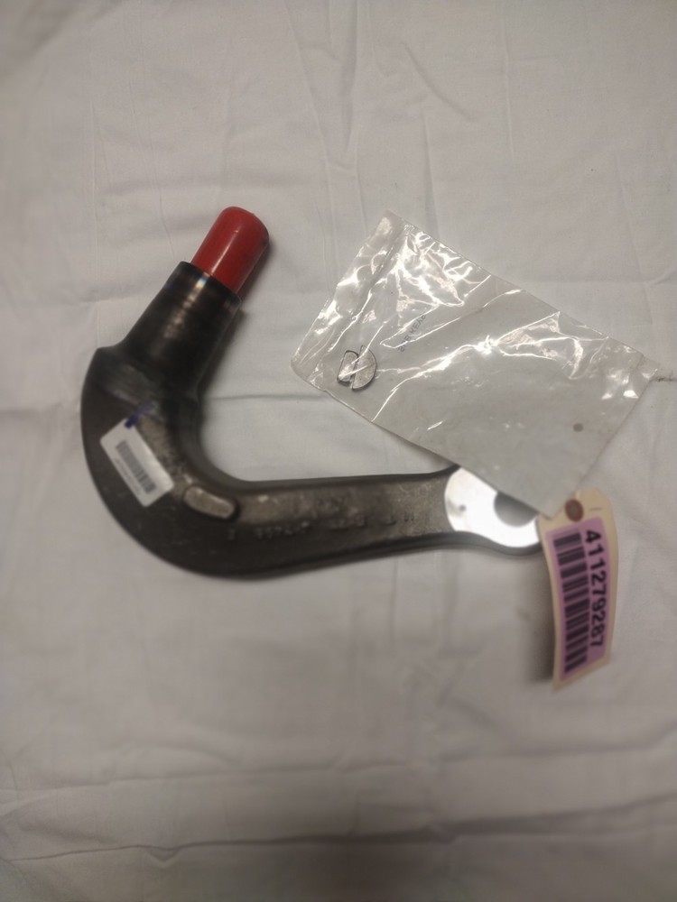 MERITOR GENUINE OEM STEERING ARM/KEYS #3133H6924