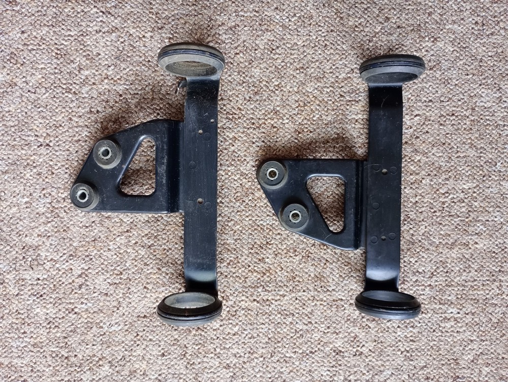 Genuine Suzuki DR600 headlight bracket holder
