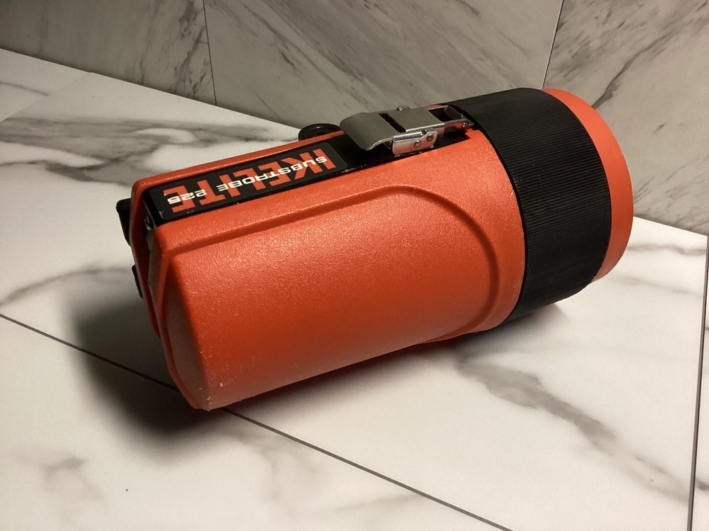 Ikelite Substrobe 225 Underwater Photography Strobe Light.