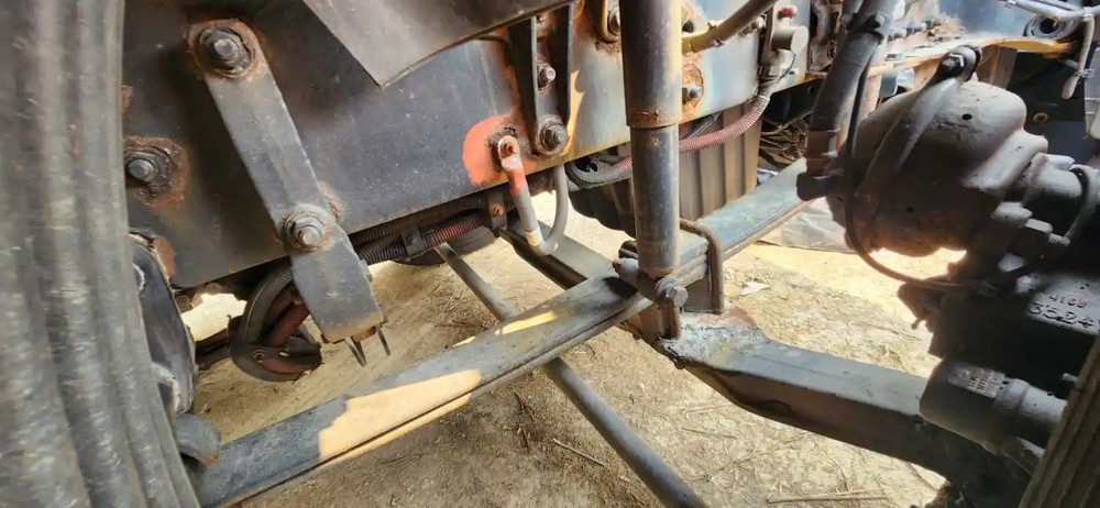 (Used) 2015 Freightliner Cascadia 113, FRONT LEAF SPRINGS Front Leaf & Springs