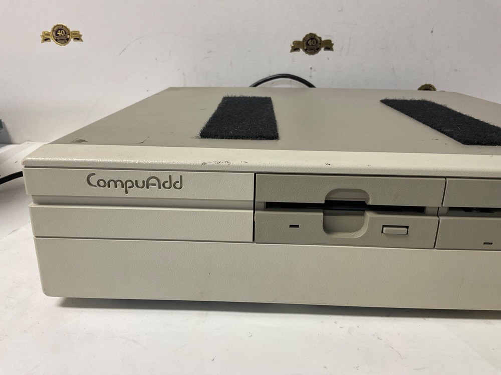 CompuAdd 810 Computer # 100921-0001 model A002 Keyboard Diskette powers up fine