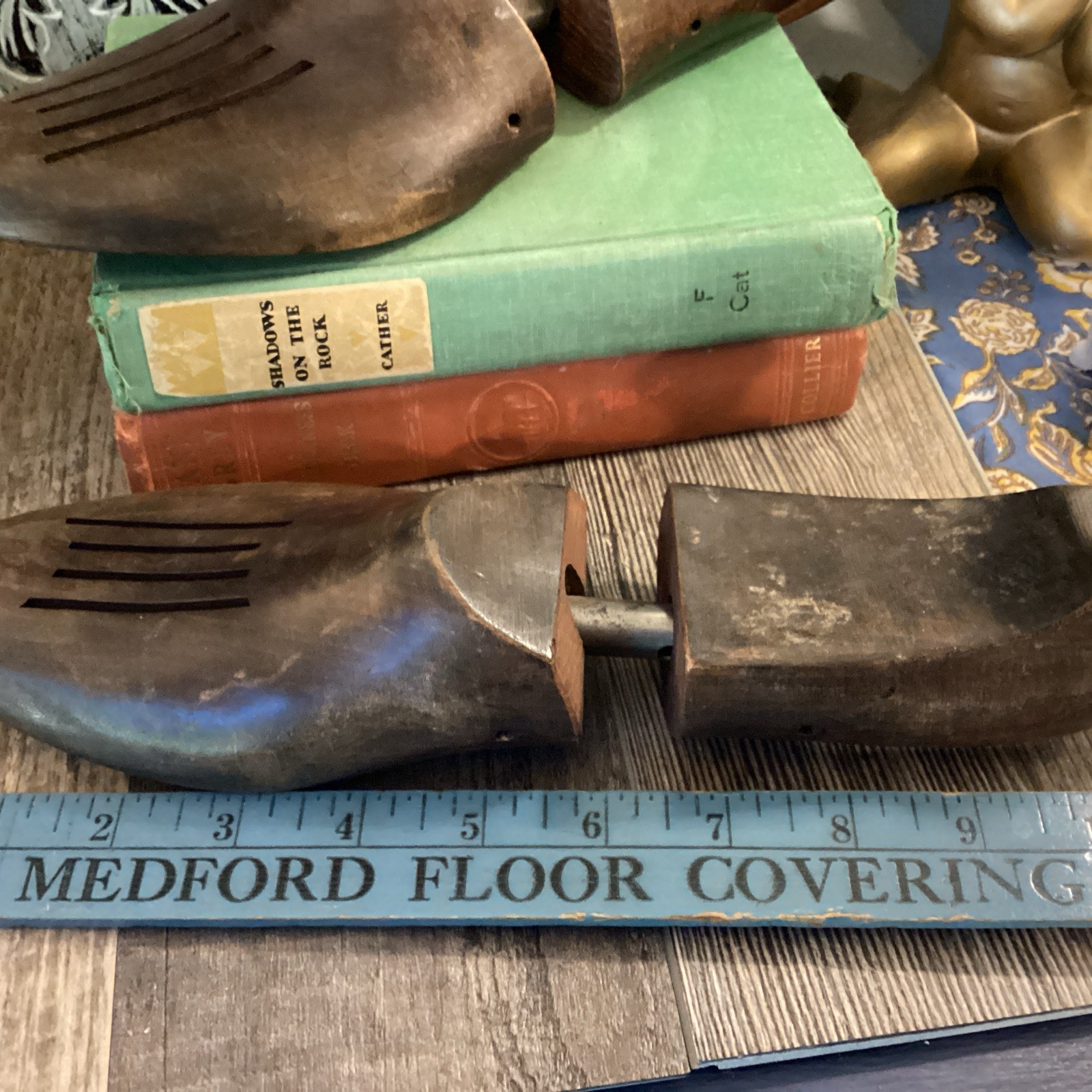 SHOE TREE WOOD WOODEN STRETCHER Marked 7D Vintage Shoe Form Pair