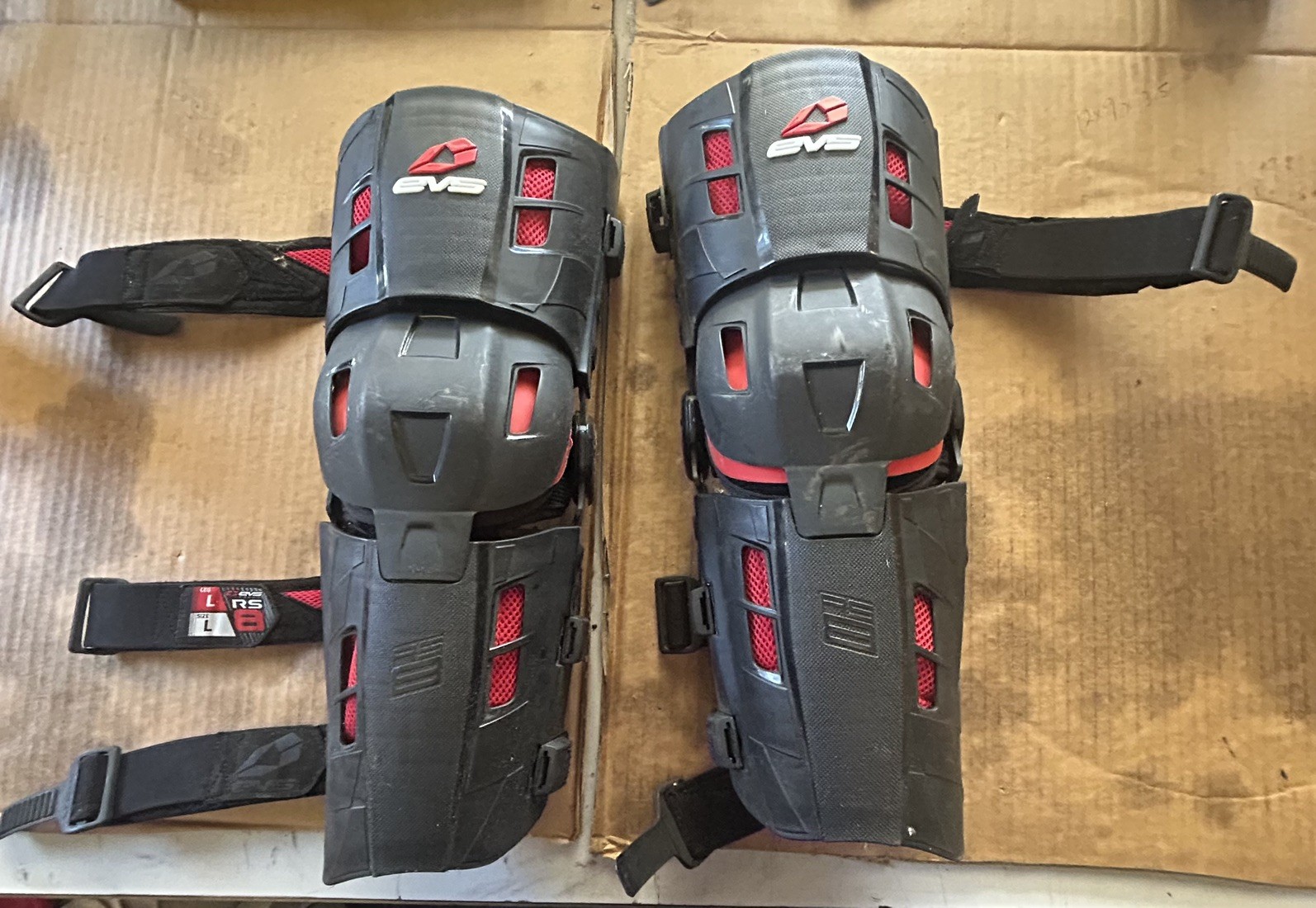 EVS RS8 Knee Braces Mens Large Right Left MX Motocross Dirt Bike Offroad ATV MTB