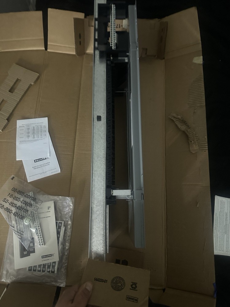 Square D 125A 208y/120v 3 Phase 4 Wire Interior Panel