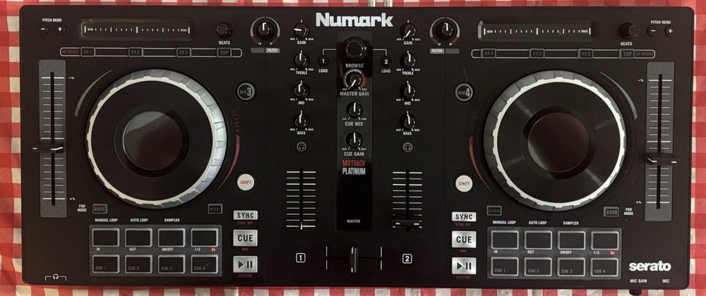 Numark ‎Mixtrack Platinum FX DJ Controller - Black